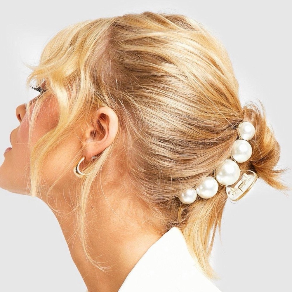 Pearl Claw Clip